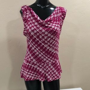 Ann Taylor short sleeve woman’s top.  Sz Small Fun pattern for career